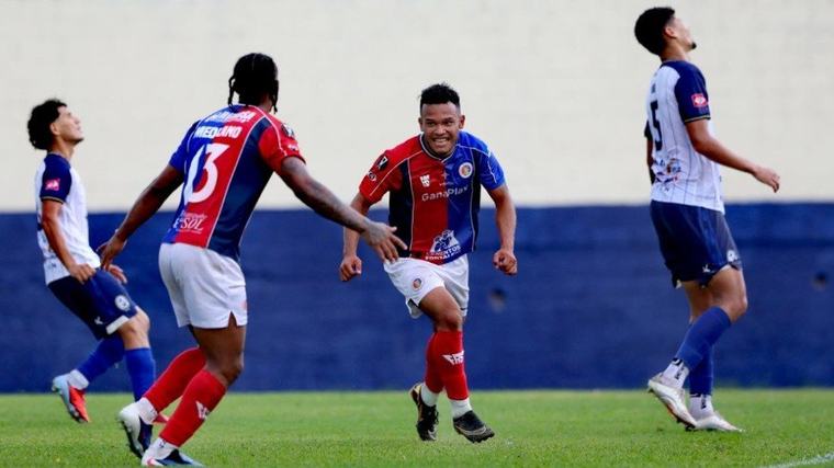 FAS ganó en Gotera y llegó a la cima de la tabla
