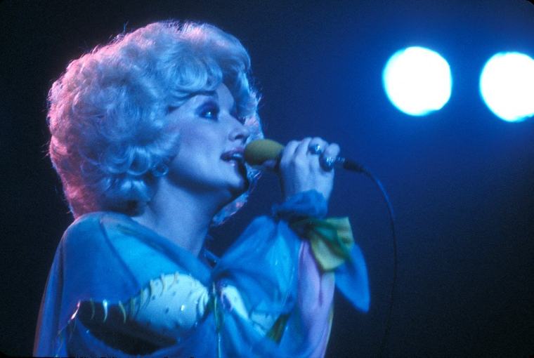 Dolly Parton tendrá una nueva estrella en Hollywood tras vandalismo