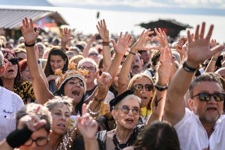 Fanáticos celebran en Suiza el 80 cumpleaños de Freddie Mercury