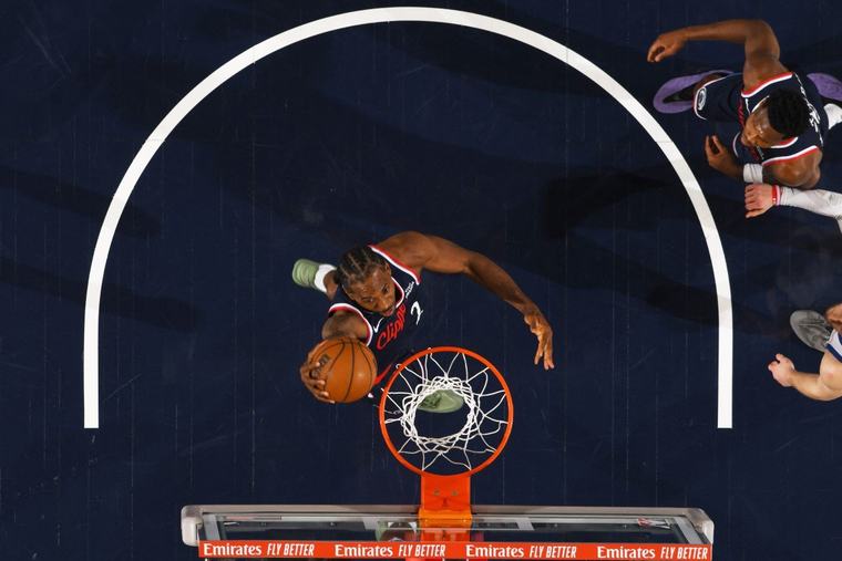 NBA sanciona y multa a los Clippers por violar el tope salarial