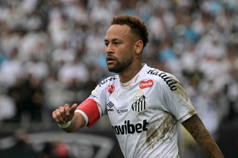 El Santos confirma lesión muscular de Neymar en el muslo derecho