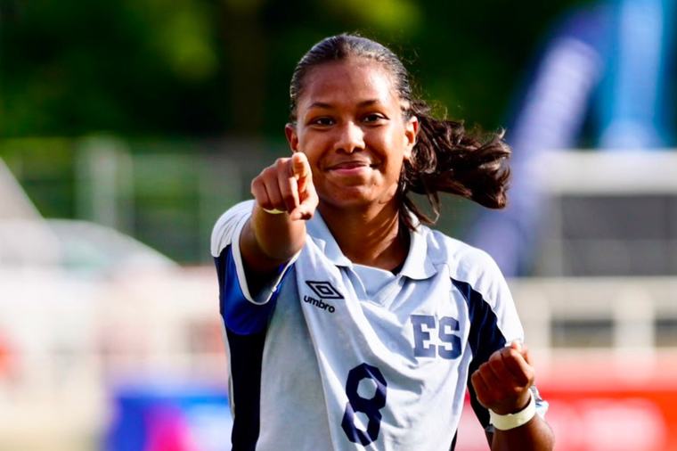 Victoria Meza es nominada al MAC Hermann Trophy 2026